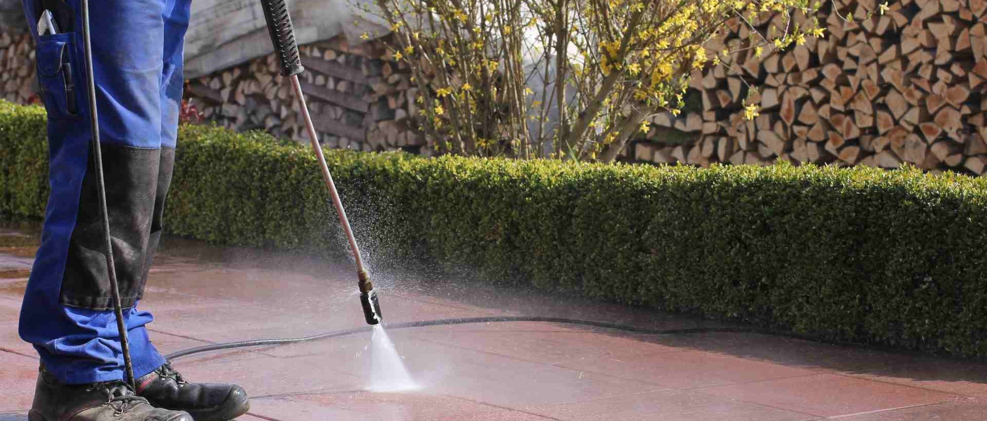 garden maintenance E16